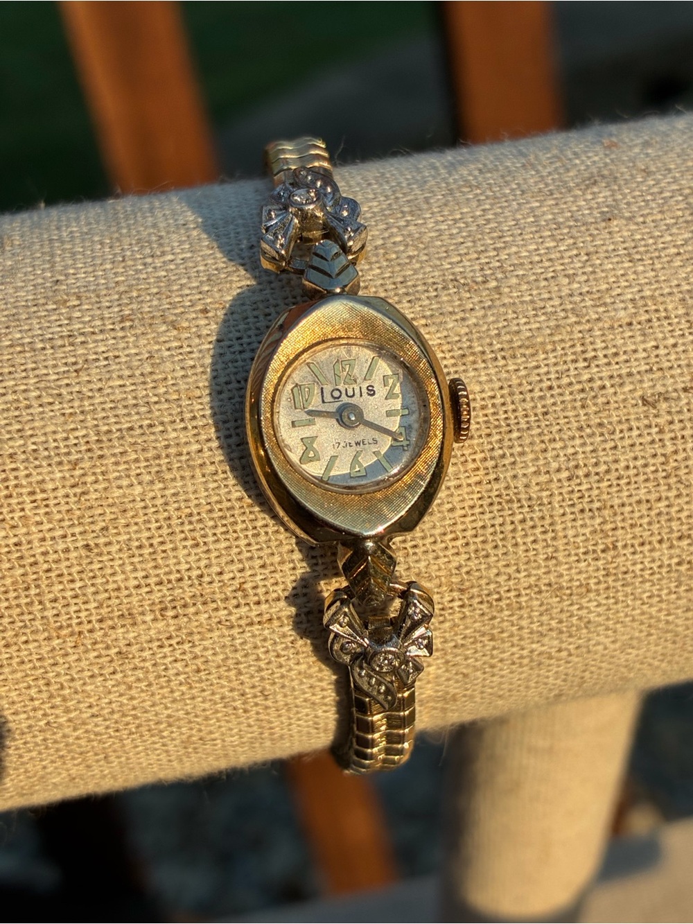 Classic Women's Gold-Tone Bracelet Watch Collection - Picture 4 of 15